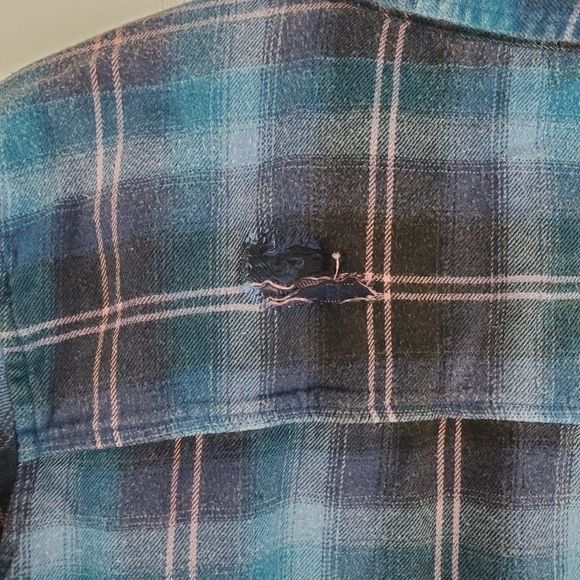AMERICAN Eagle Flannel Button Up Shirt Womens Small Destroyed Blue Pink Plaid - Picture 12 of 13
